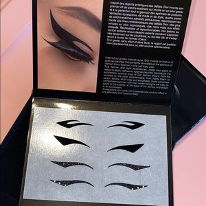 ** SOLD**Dior Velvet Eyeliner adhesive set